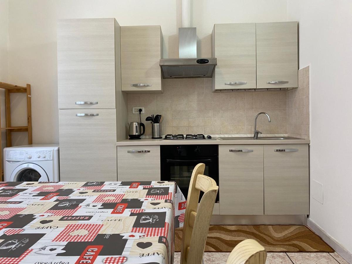 Viatoris' Apartment Pisa Bagian luar foto